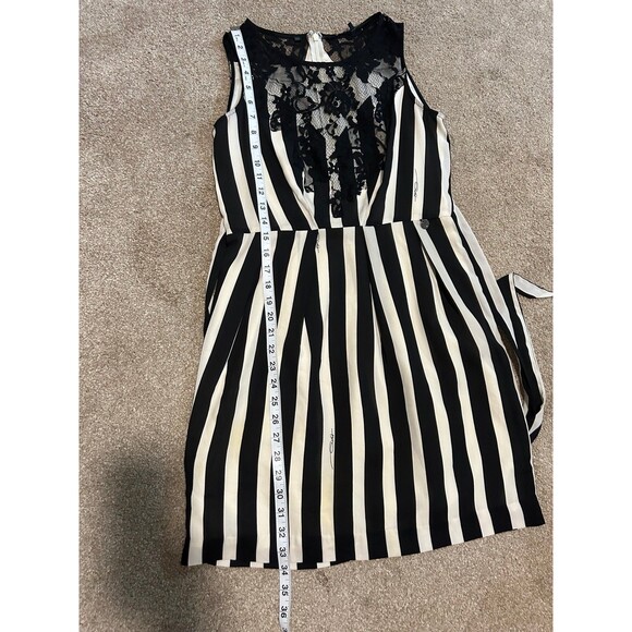 Guess Los Angeles Black and White Stripe Lace Tie Belt Dress Size Small - Picture 6 of 7
